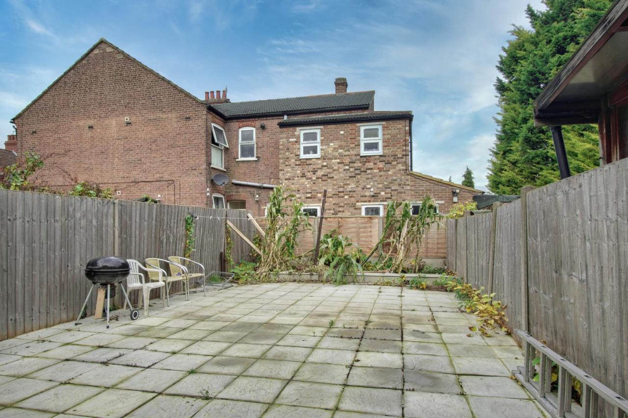 090 Beautiful 1 Bedroom Flat Near Luton Town And Station Esterno foto